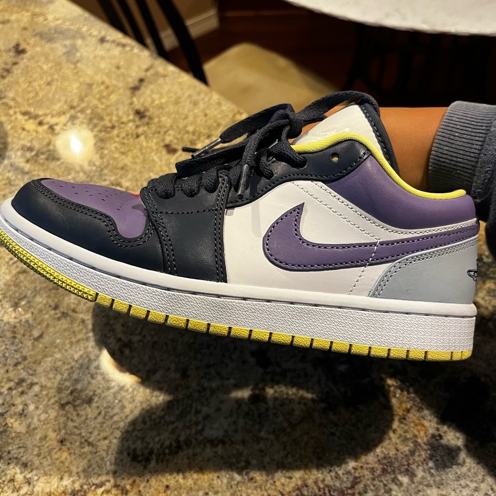 Jordan SE Low Mix Matched Colorway